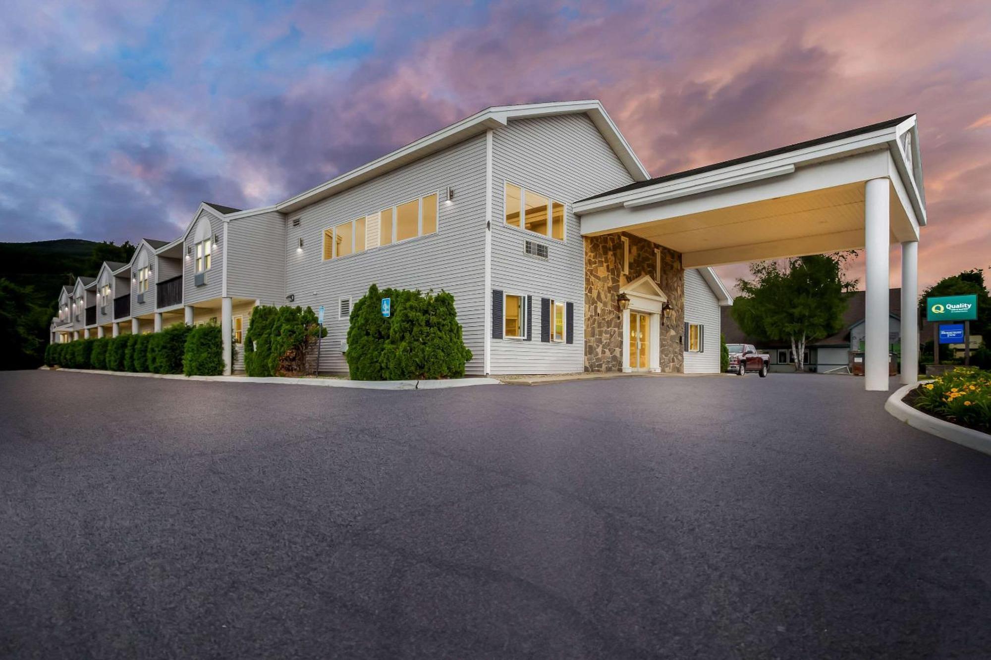 Rodeway Inn Gorham Exterior photo